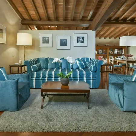 Apartment Tiepolo Romantic Penthouse In The Oltrarno
