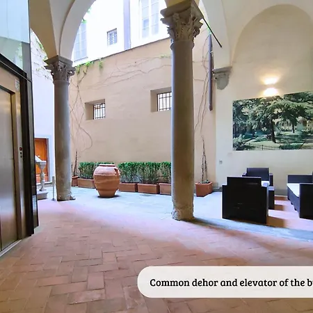 Tiepolo Romantic Penthouse In The Oltrarno